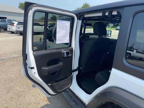 Used 2022 Jeep Wrangler Unlimited Sport AWD/4WD image 30