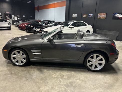 Used 2005 Chrysler Crossfire Limited RWD image 5