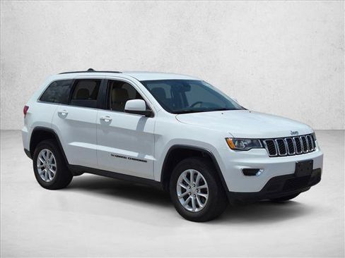 Used 2022 Jeep Grand Cherokee Laredo E AWD/4WD image 3