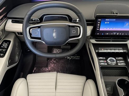 New 2026 Lincoln Nautilus Reserve AWD/4WD image 11