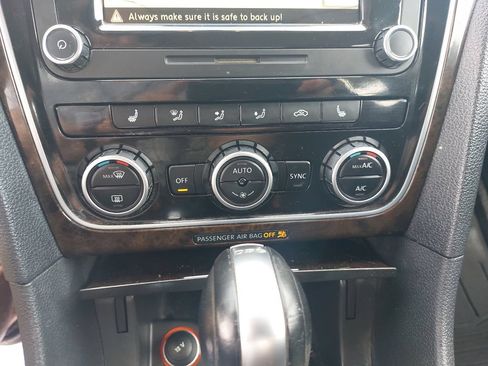 Used 2015 Volkswagen Passat TDI SEL Premium FWD image 17