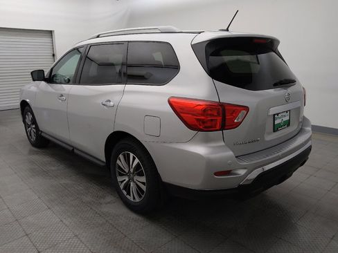 Used 2018 Nissan Pathfinder SL AWD/4WD image 5