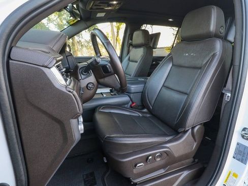 Used 2021 GMC Yukon XL Denali w/ Denali Ultimate Package image 15