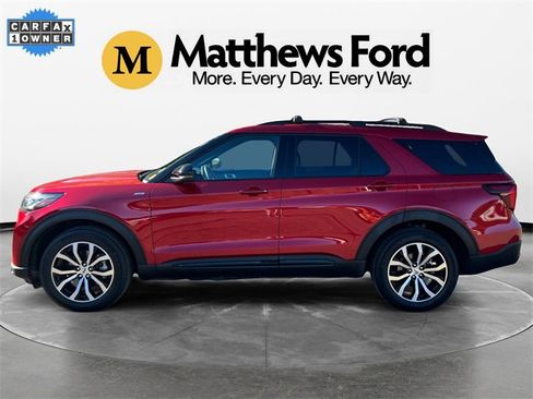Used 2025 Ford Explorer ST-Line image 2