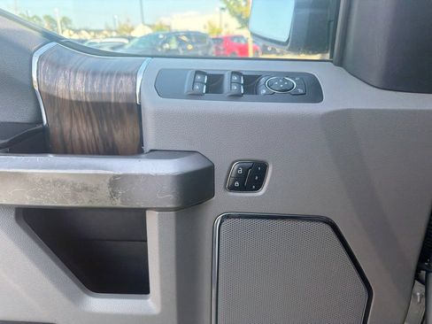 Used 2018 Ford F150 Lariat AWD/4WD image 10