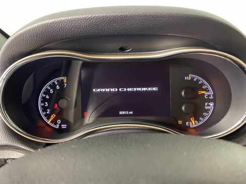 Used 2017 Jeep Grand Cherokee Laredo w/ Quick Order Package 23E AWD/4WD image 5
