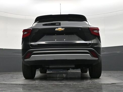 Used 2025 Chevrolet Trax LT FWD image 23