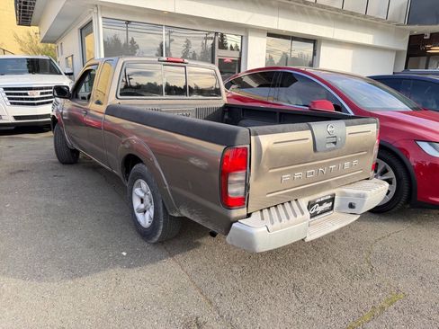 Used 2004 Nissan Frontier XE w/ (VTP) Value Truck Pkg image 2