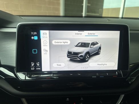 Used 2024 Volkswagen Atlas Cross Sport SE w/ Panoramic Sunroof Package AWD/4WD image 24