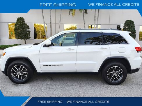 Used 2018 Jeep Grand Cherokee Laredo image 1