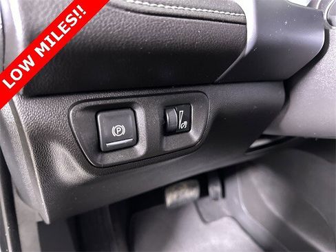 Used 2021 GMC Acadia SLE w/ Driver Convenience Package image 18