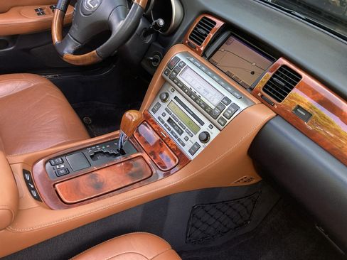 Used 2002 Lexus SC 430 Convertible image 30