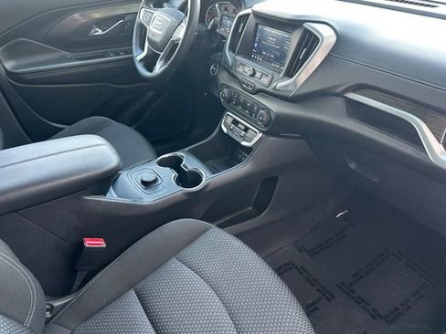 Used 2024 GMC Terrain SLE FWD image 18