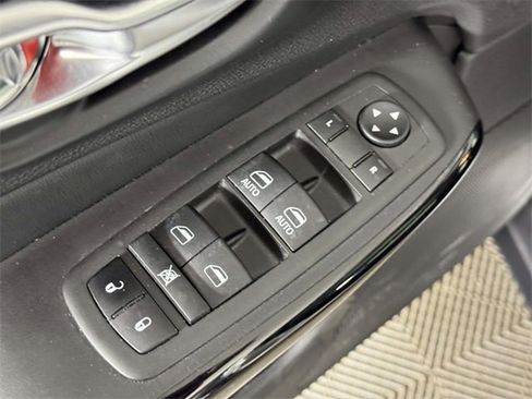 Used 2023 Jeep Cherokee Altitude Lux w/ Lux Elite Package image 18