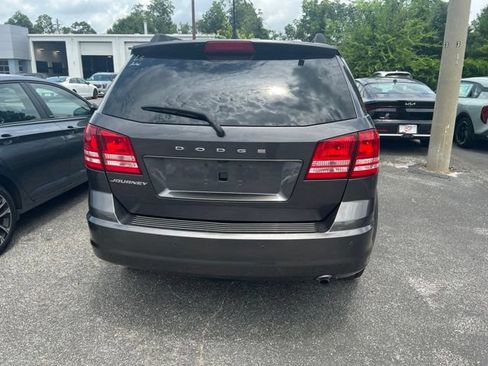 Used 2020 Dodge Journey SE w/ SE Popular Equipment Group FWD image 6