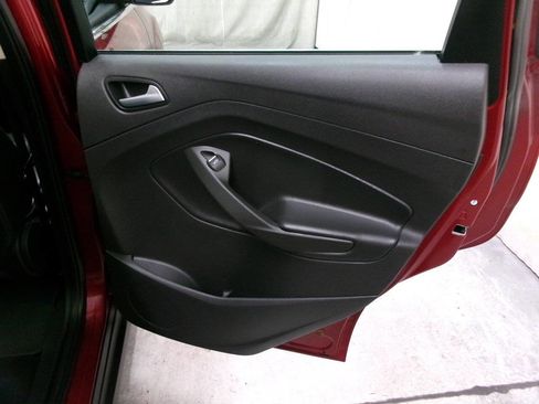 Used 2016 Ford C-MAX SEL FWD image 30
