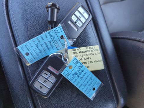 Used 2016 Honda Civic Touring image 34