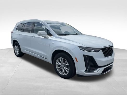 Used 2024 Cadillac XT6 Luxury w/ LPO, Floor Liner Package AWD/4WD image 2