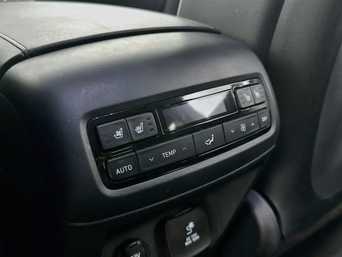 Used 2023 Hyundai Palisade Limited FWD image 29
