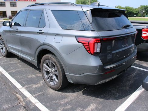 Used 2025 Ford Explorer Active w/ Active Comfort Package AWD/4WD image 6