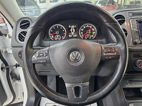 Used 2016 Volkswagen Tiguan SE image 28
