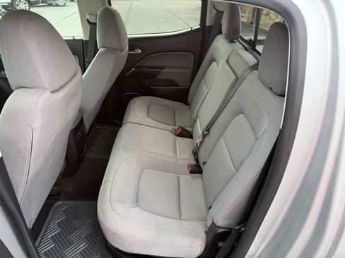 Used 2018 Chevrolet Colorado LT w/ LT Convenience Package RWD image 16