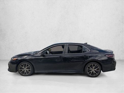 Used 2021 Toyota Camry SE image 8