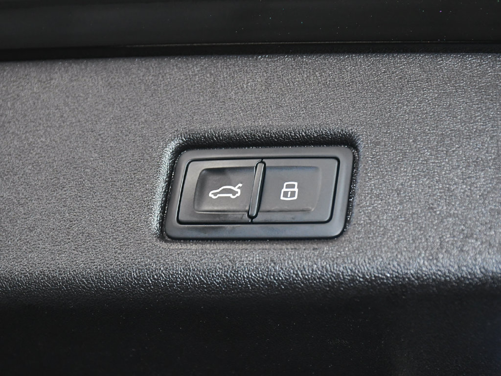 Used 2025 Audi SQ5 Premium Plus w/ Premium Plus Package AWD/4WD image 73