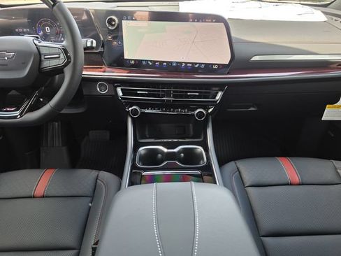 New 2026 Chevrolet Traverse RS w/ LPO, Floor Liner Package FWD image 18