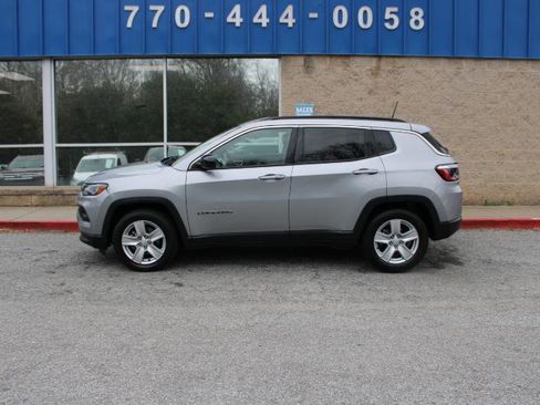 Used 2022 Jeep Compass Latitude FWD image 28