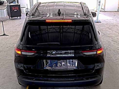 Certified 2023 Jeep Grand Cherokee Altitude image 21