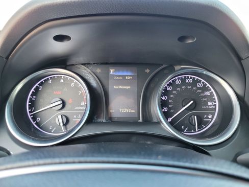 Used 2018 Toyota Camry LE image 23