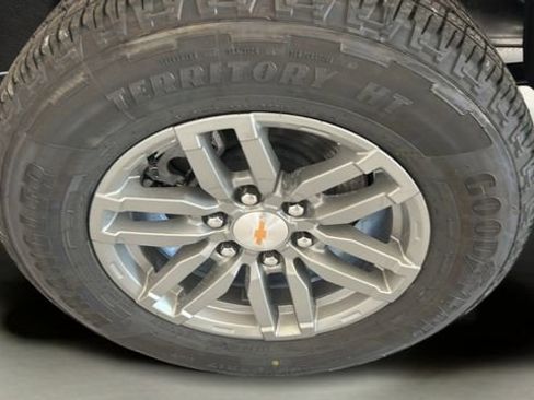 New 2026 Chevrolet Colorado LT image 17