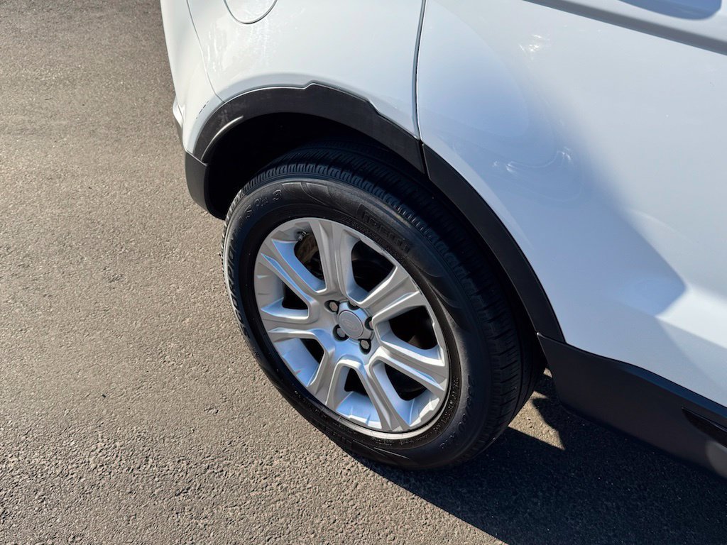 Used 2018 Land Rover Range Rover Evoque SE AWD/4WD image 24