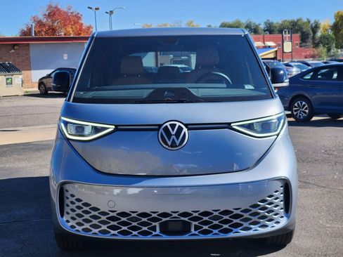 New 2025 Volkswagen ID. Buzz Pro S image 9