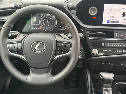 Used 2023 Lexus ES 300h w/ Premium Package image 14