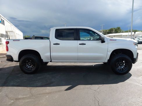 Used 2021 Chevrolet Silverado 1500 LT Trail Boss w/ Convenience Package II AWD/4WD image 3