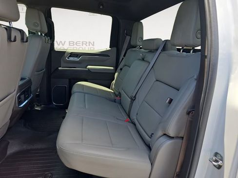 Used 2022 GMC Sierra 1500 SLT w/ SLT Convenience Package AWD/4WD image 13