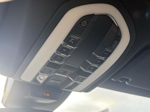 Used 2017 Porsche Macan AWD/4WD image 23