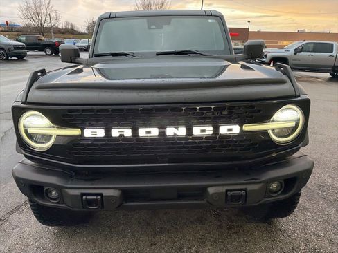 Used 2023 Ford Bronco Wildtrak image 2