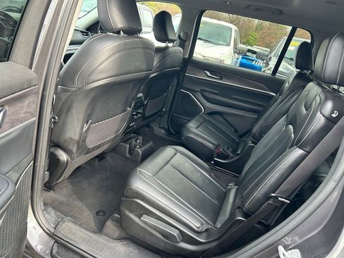 Used 2022 Jeep Grand Cherokee L Limited image 18