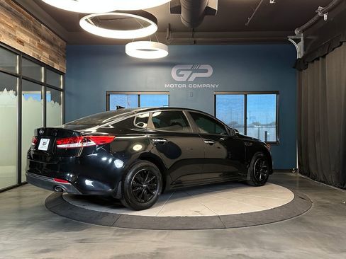 Used 2017 Kia Optima LX image 3