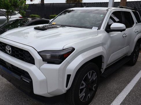 Used 2025 Toyota 4Runner TRD Sport Premium AWD/4WD image 2