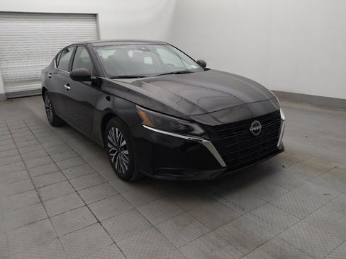 Used 2024 Nissan Altima 2.5 SV image 13