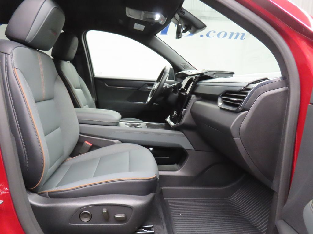 Used 2026 GMC Acadia AT4 w/ LPO, Floor Liner Package AWD/4WD image 35