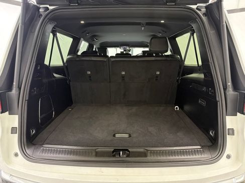 Used 2024 Jeep Wagoneer L Series II RWD image 20