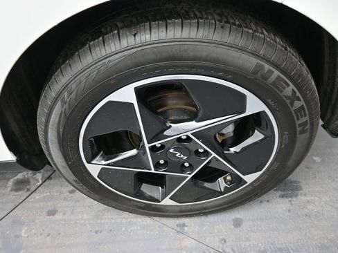 Used 2023 Kia Soul EX image 15