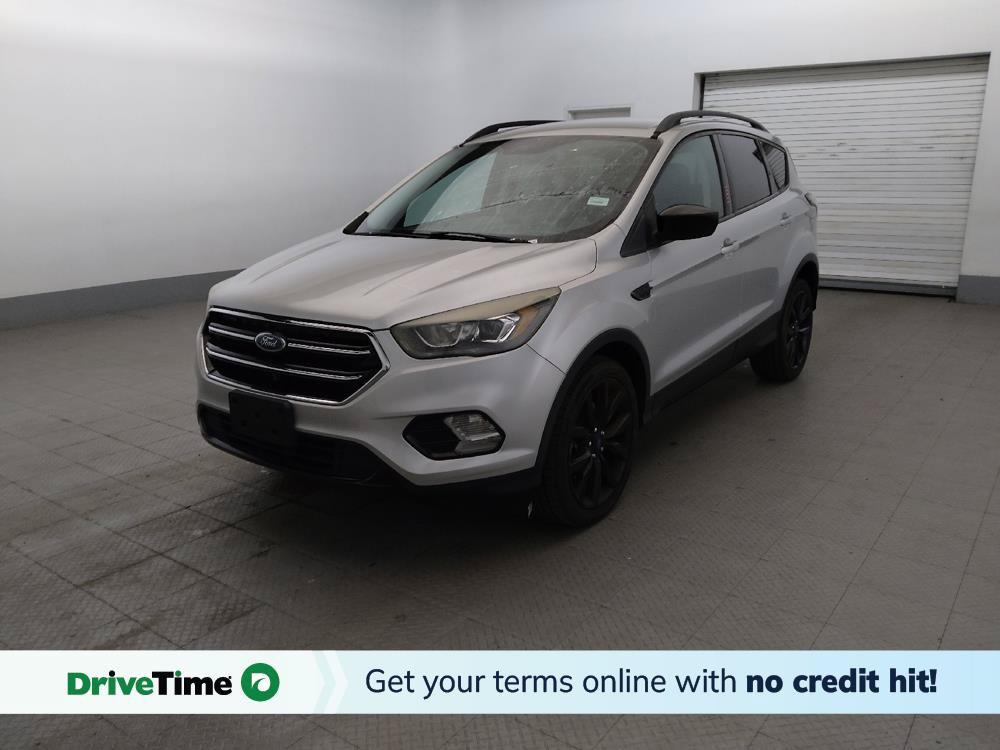 Used 2017 Ford Escape SE w/ SE Sport Appearance Package FWD image 1