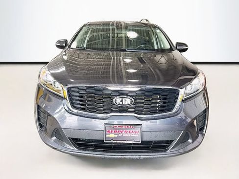 Used 2019 Kia Sorento FWD image 4