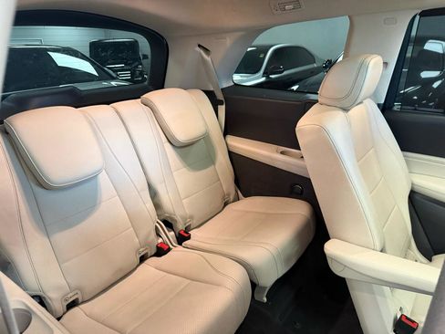 Used 2020 Mercedes-Benz GLS 450 4MATIC image 25